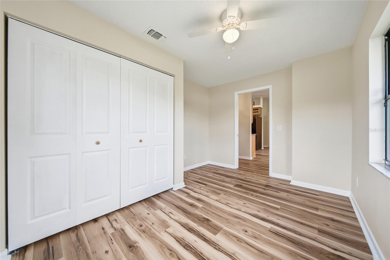 3179 LAKE SAXON DR
