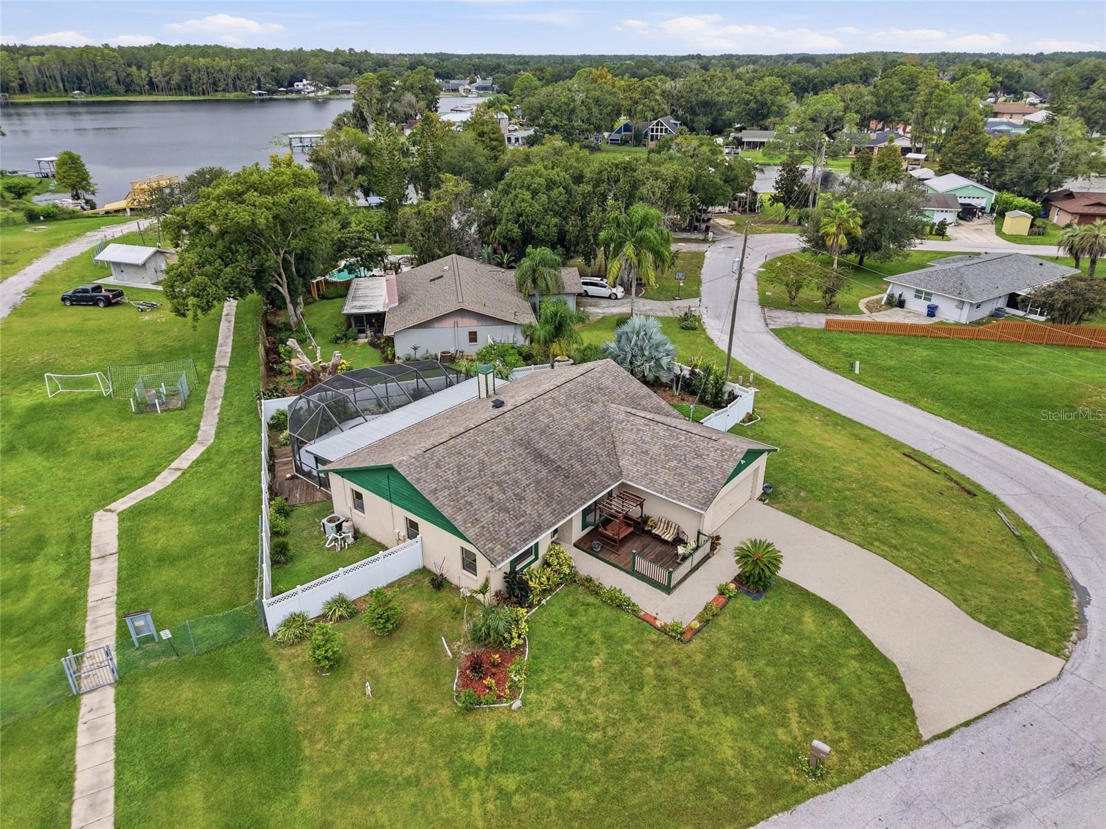 3179 LAKE SAXON DR