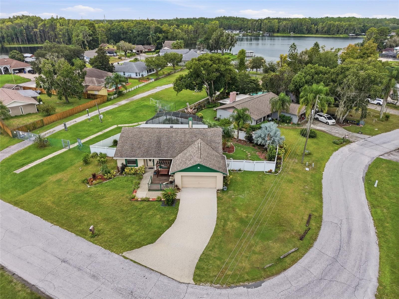 3179 LAKE SAXON DR