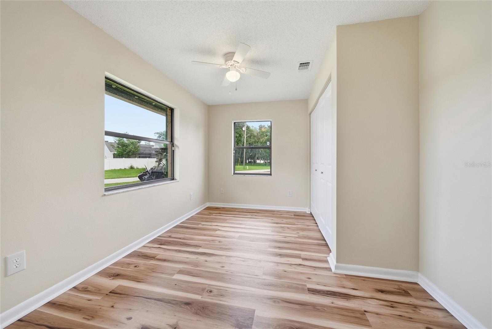 3179 LAKE SAXON DR