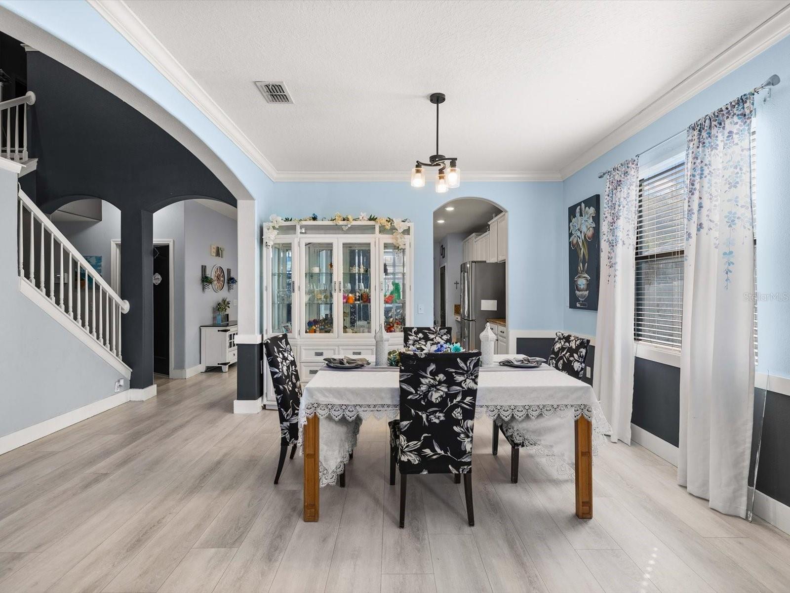 11695 CRESTRIDGE LOOP