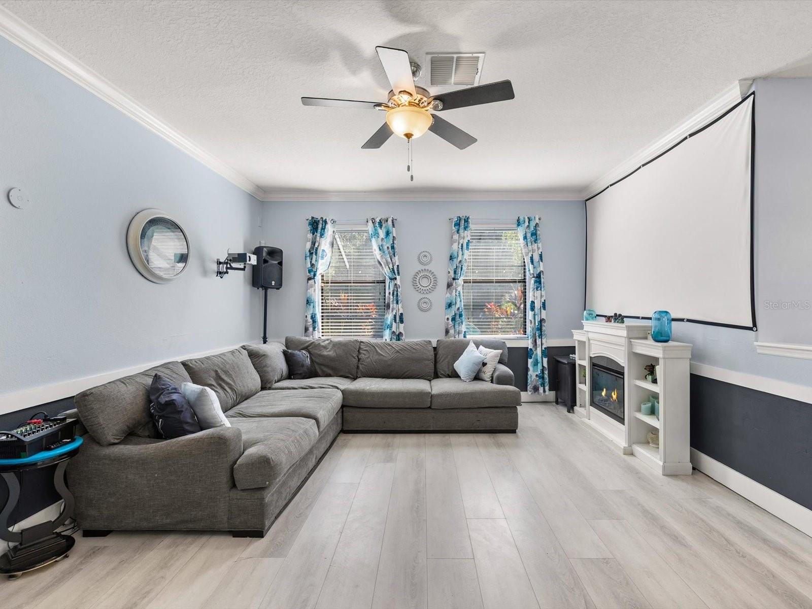 11695 CRESTRIDGE LOOP