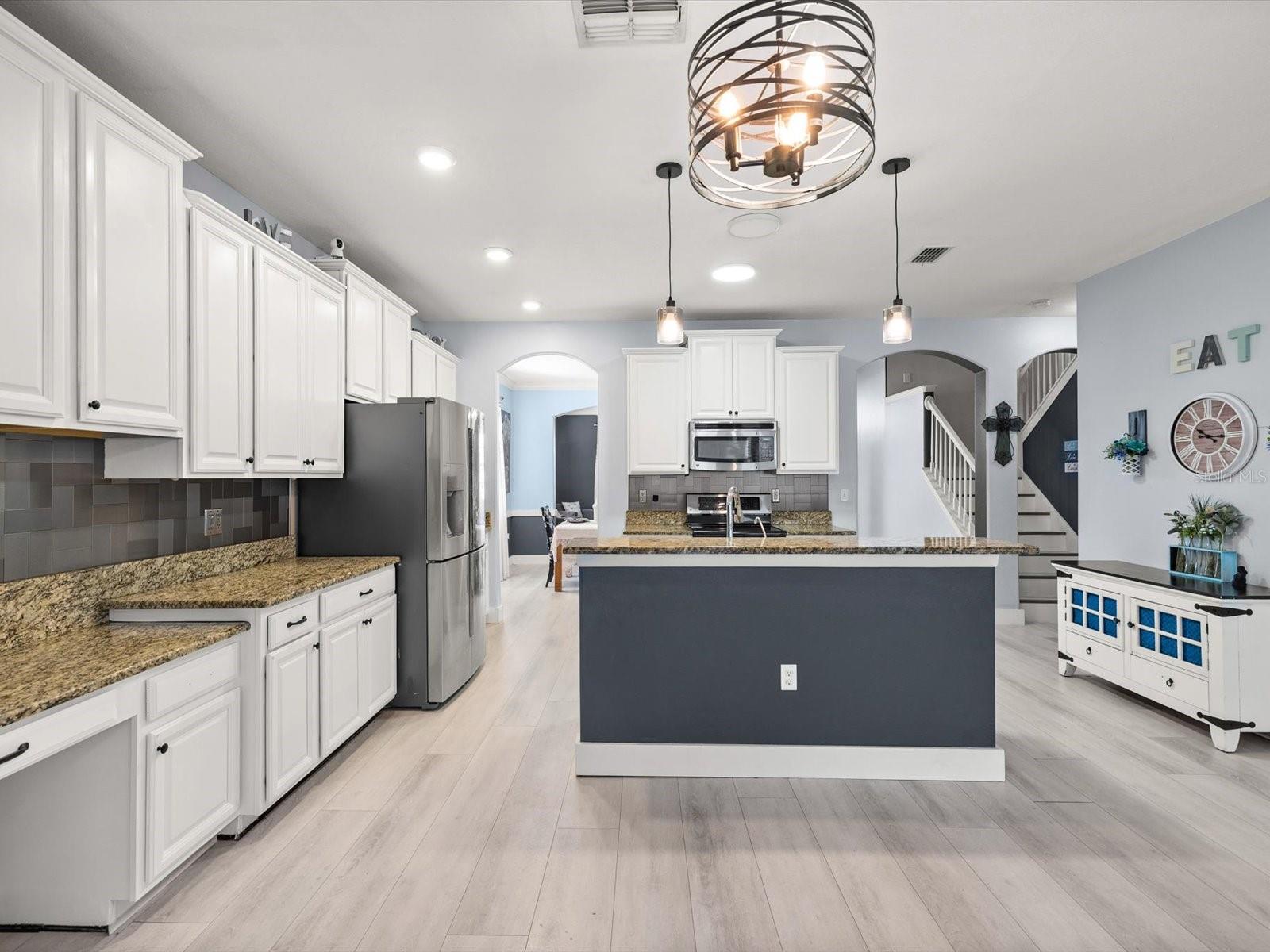 11695 CRESTRIDGE LOOP