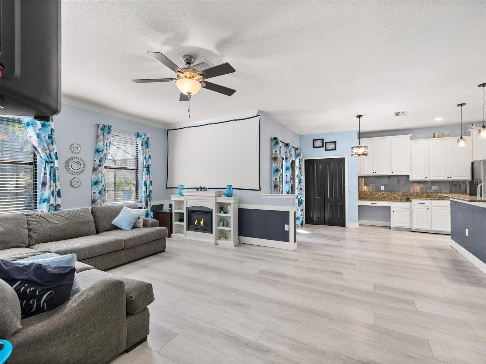 11695 CRESTRIDGE LOOP