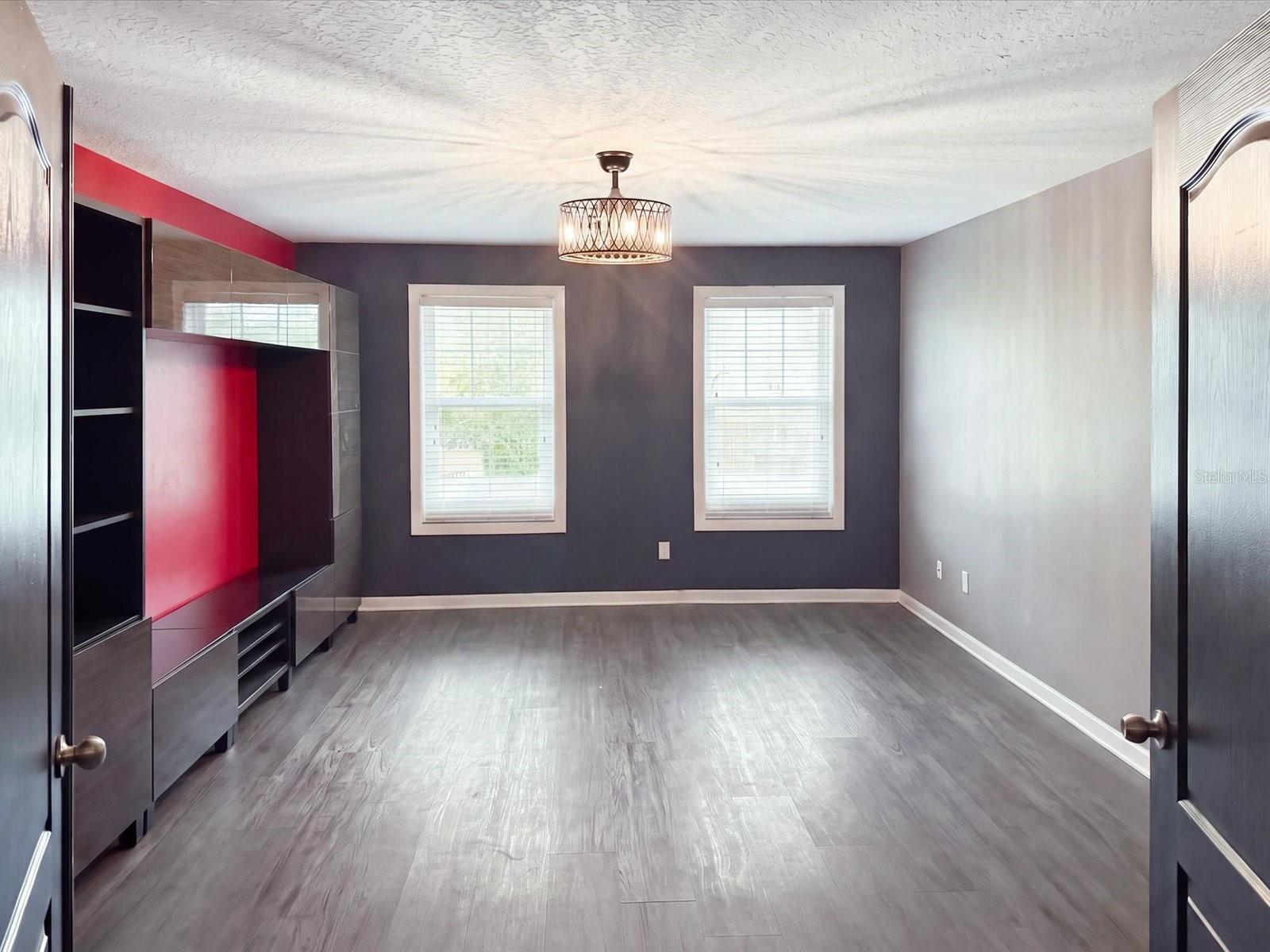 11695 CRESTRIDGE LOOP