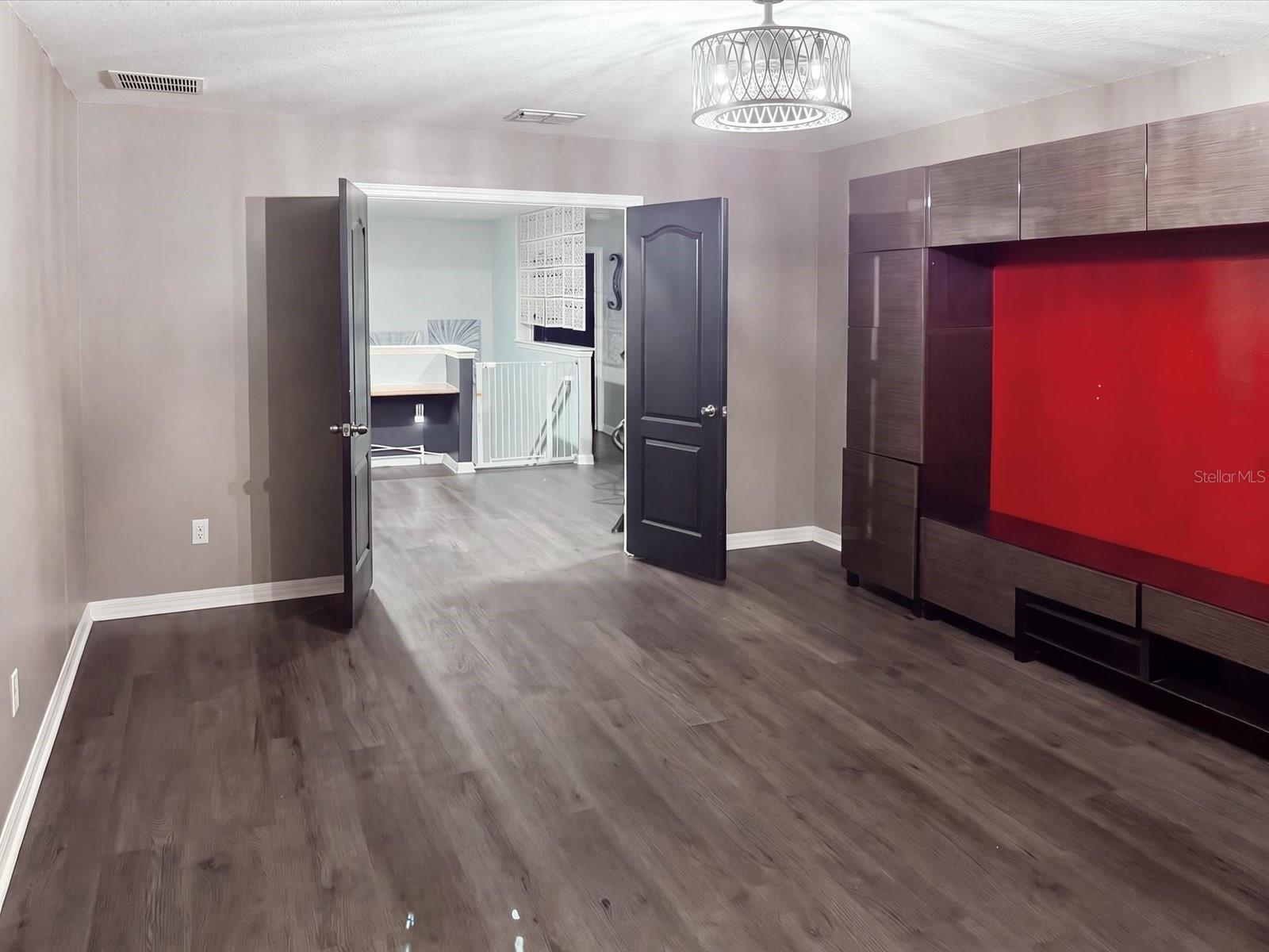 11695 CRESTRIDGE LOOP