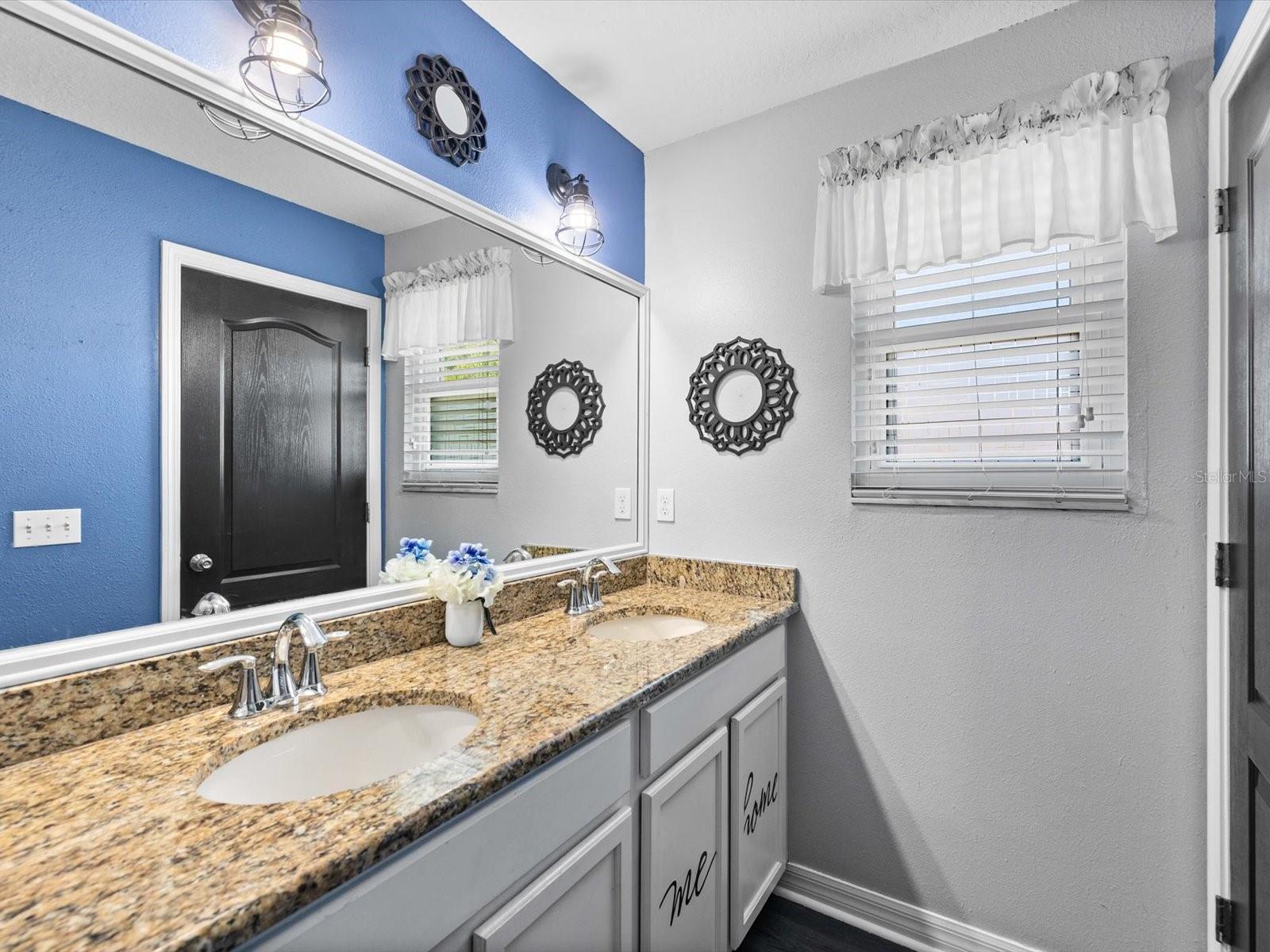 11695 CRESTRIDGE LOOP