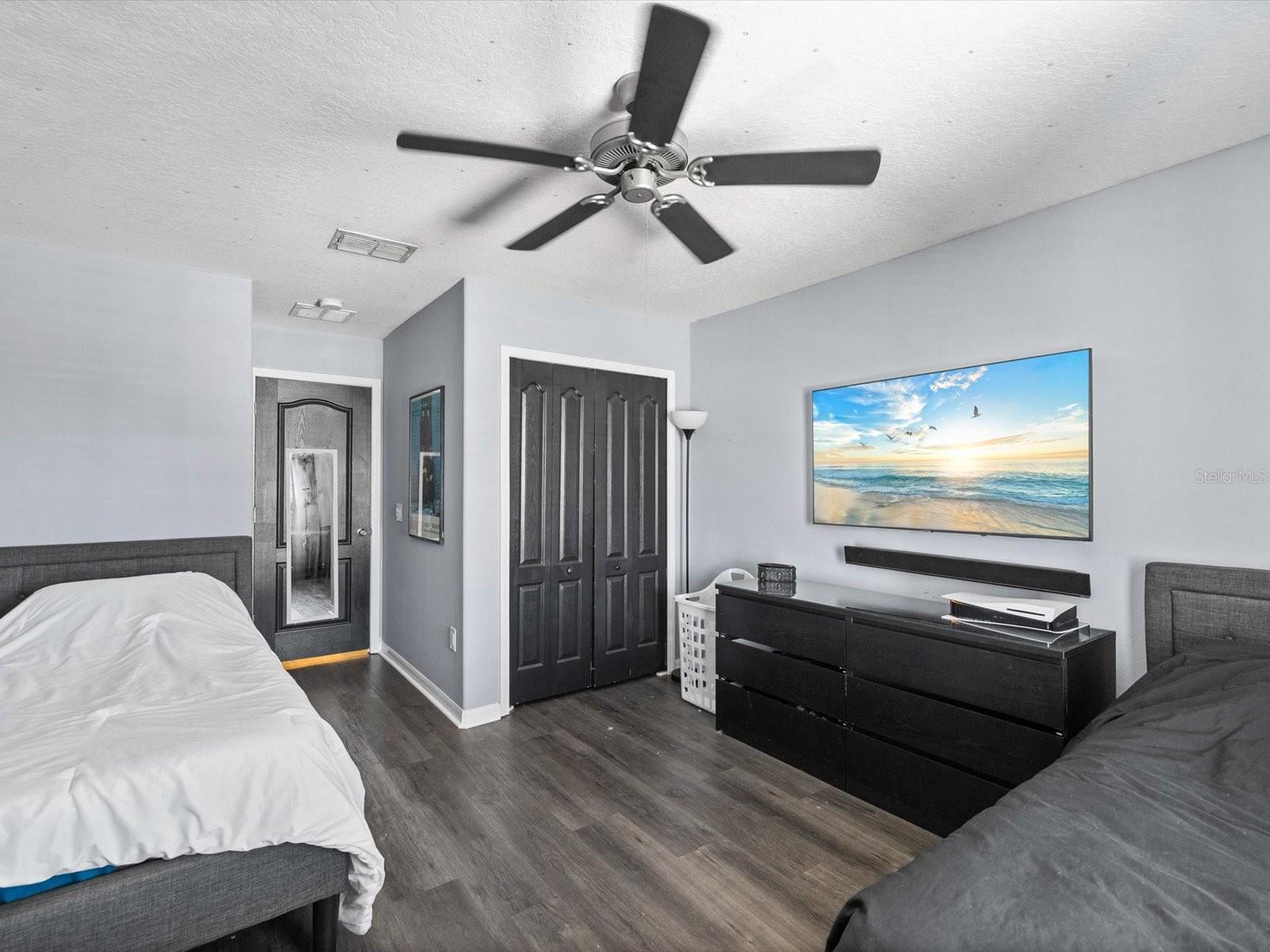 11695 CRESTRIDGE LOOP