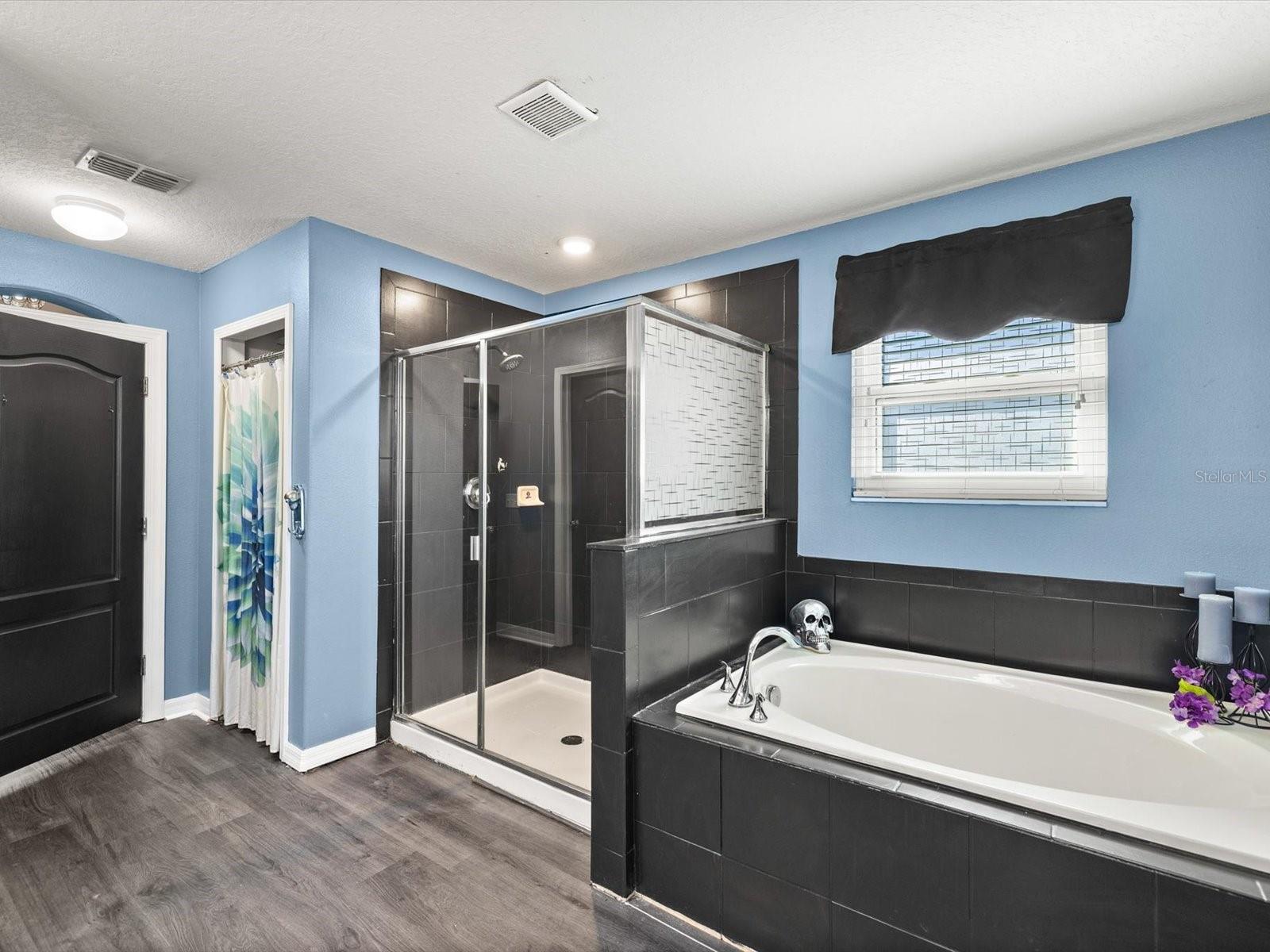 11695 CRESTRIDGE LOOP