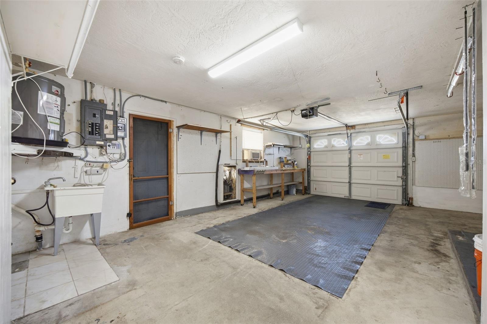 4030 CLUSTER DR