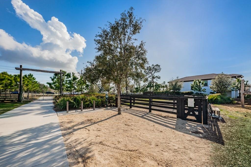 2595 FENCEPOST DR