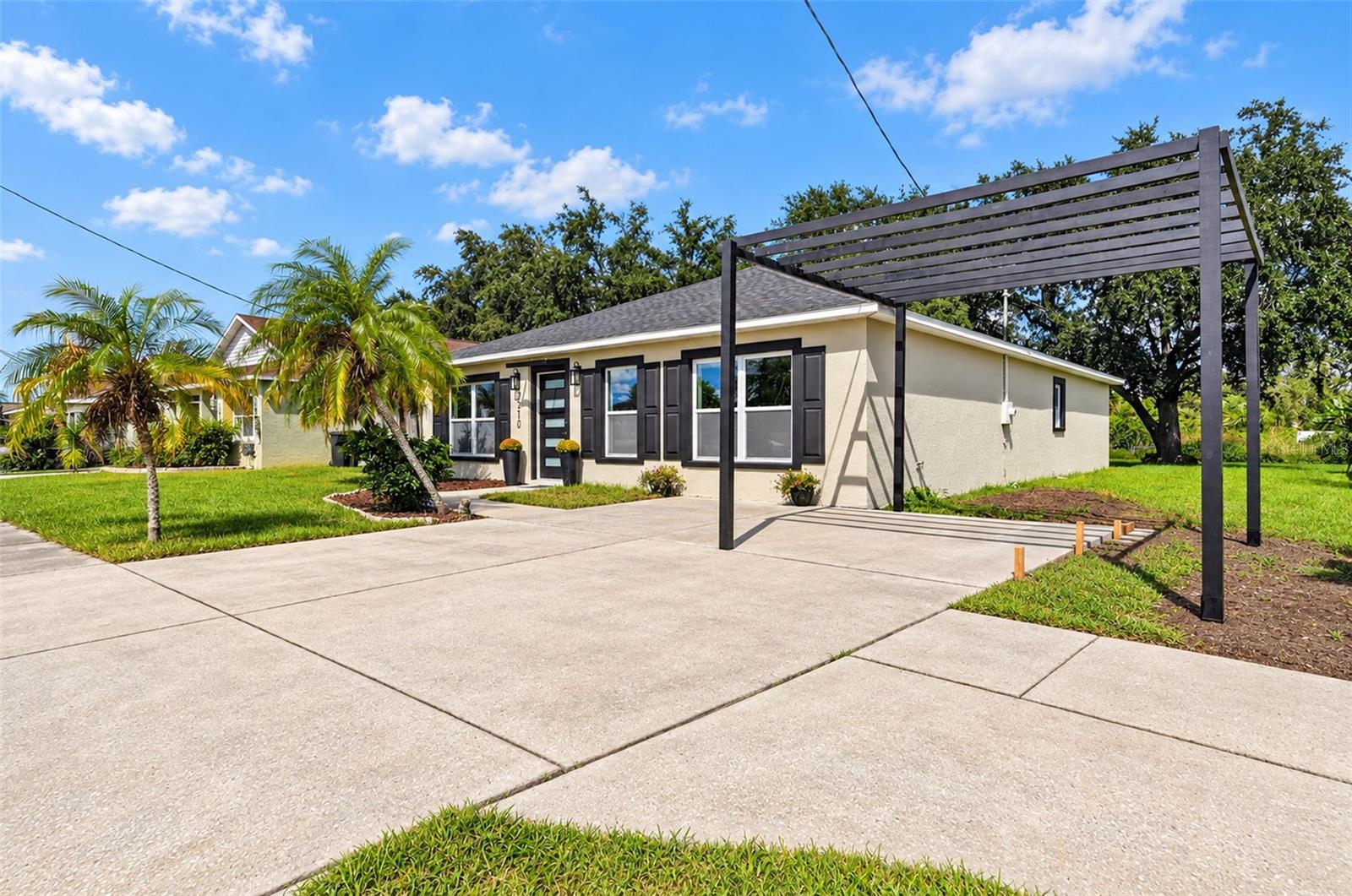 1210 CASA BONITA AVE