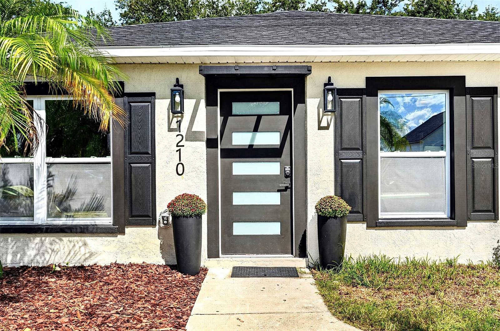 1210 CASA BONITA AVE