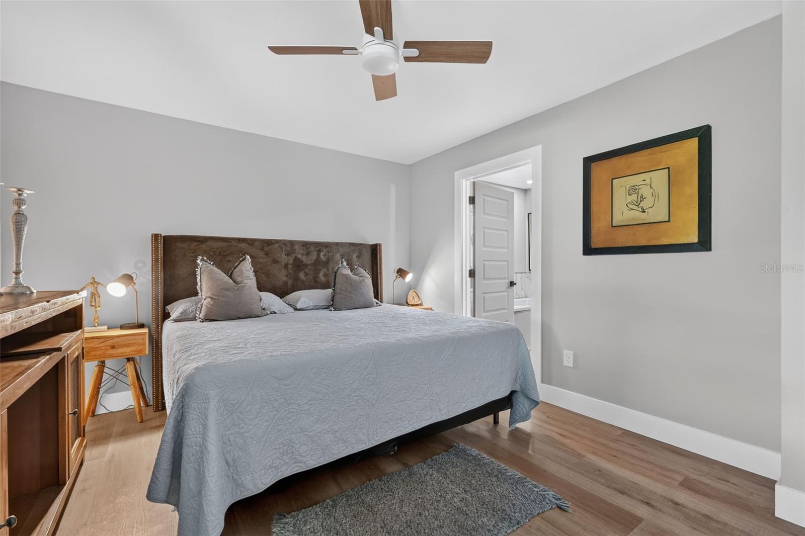 1210 CASA BONITA AVE