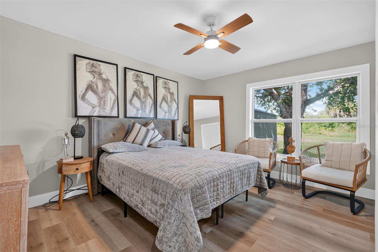 1210 CASA BONITA AVE