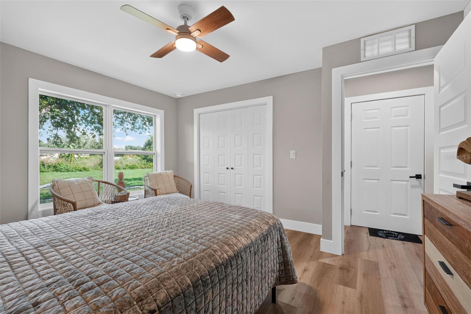1210 CASA BONITA AVE