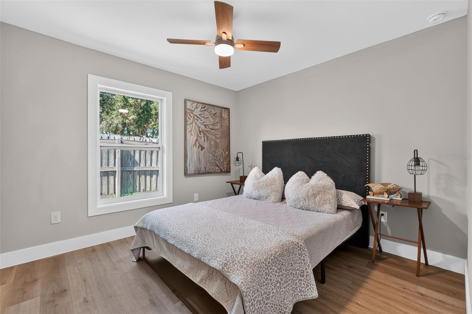 1210 CASA BONITA AVE