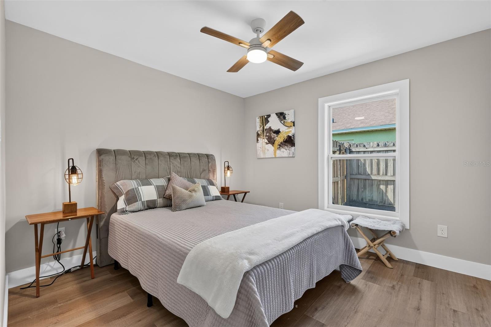 1210 CASA BONITA AVE