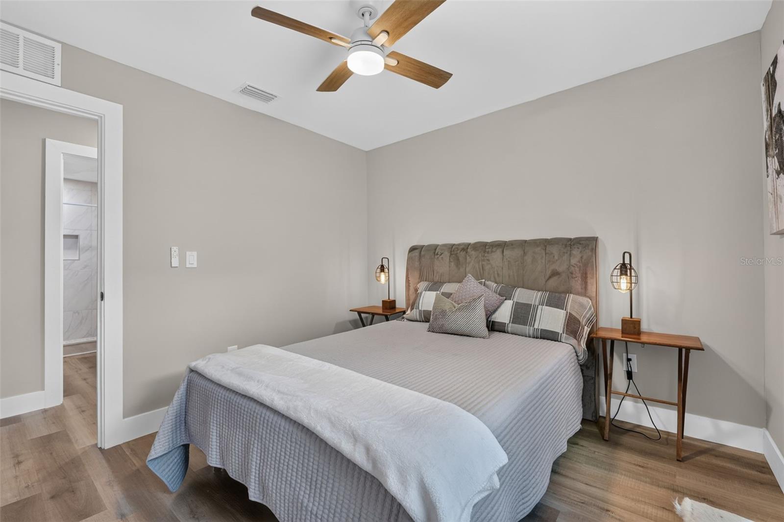 1210 CASA BONITA AVE