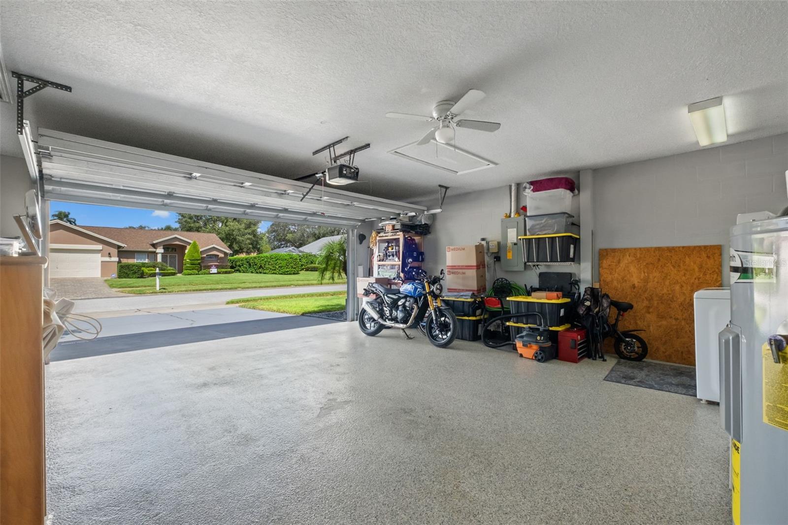 8916 KEATS DR