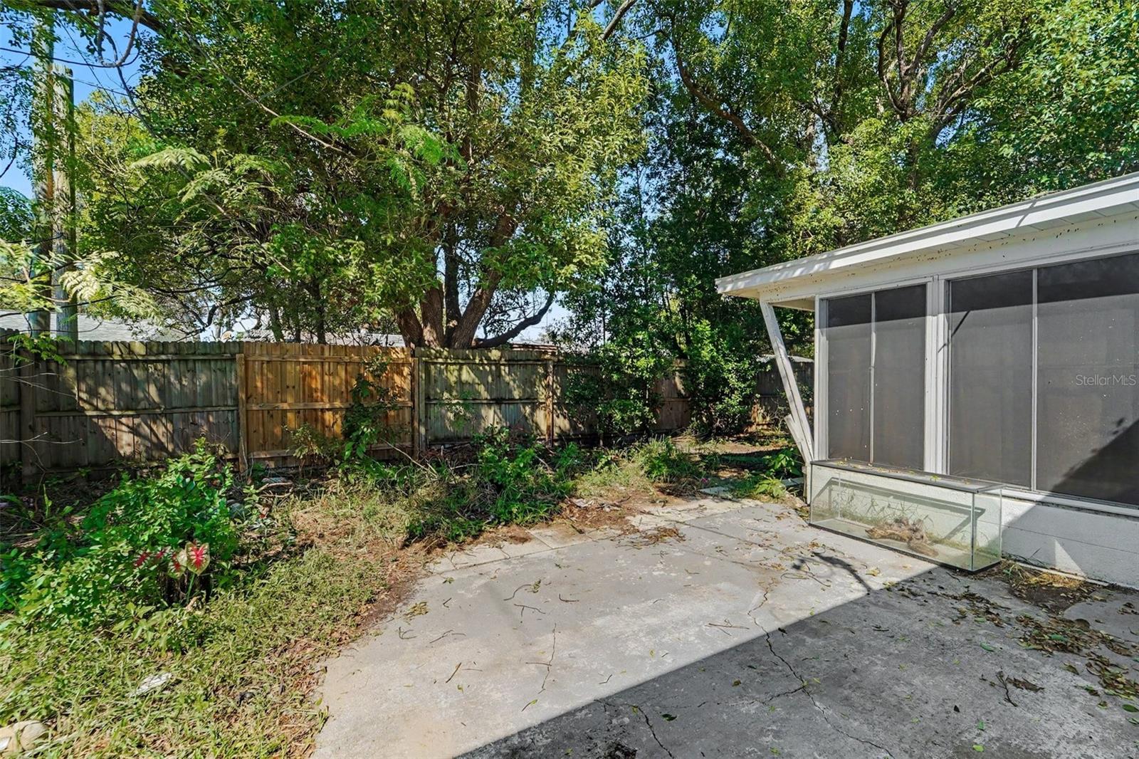 5145 MANOR DR
