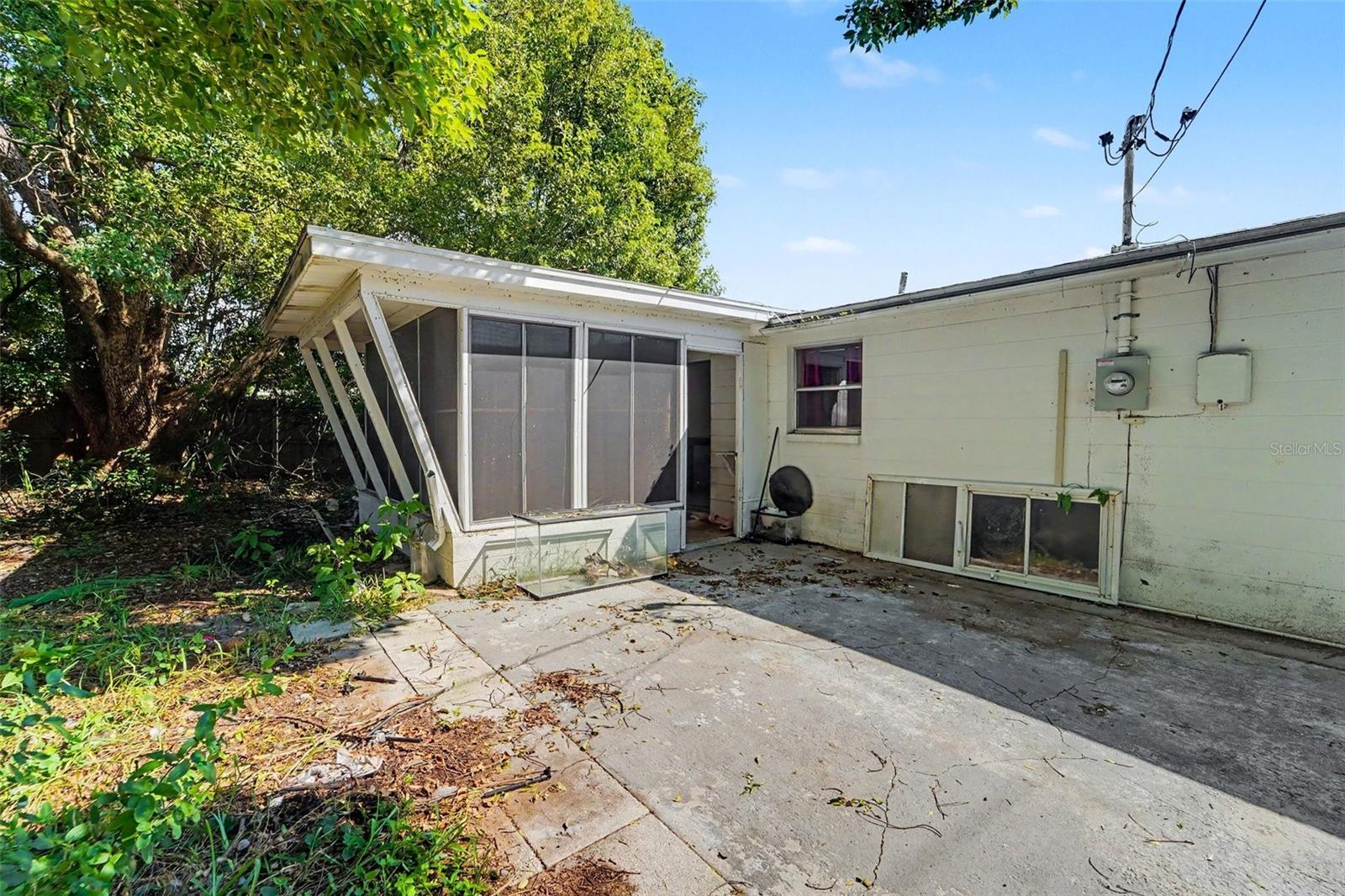 5145 MANOR DR