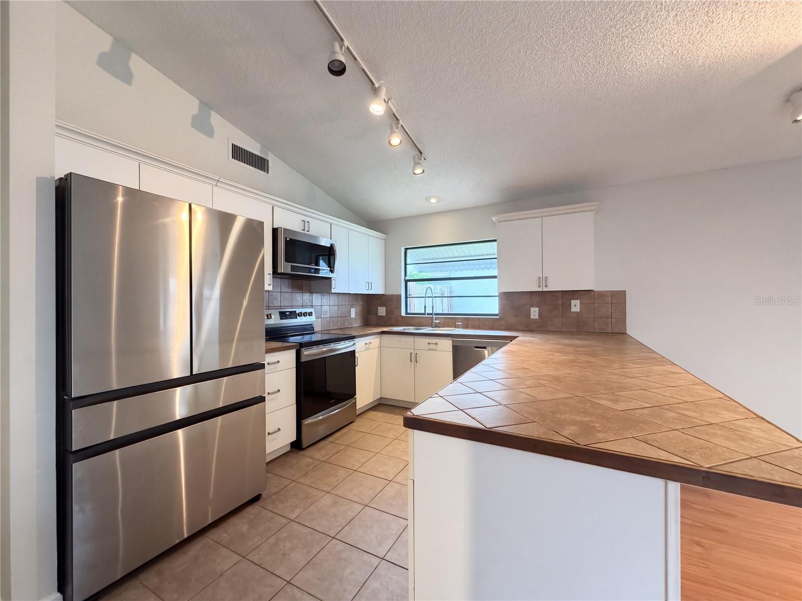 1309 KEEL PL