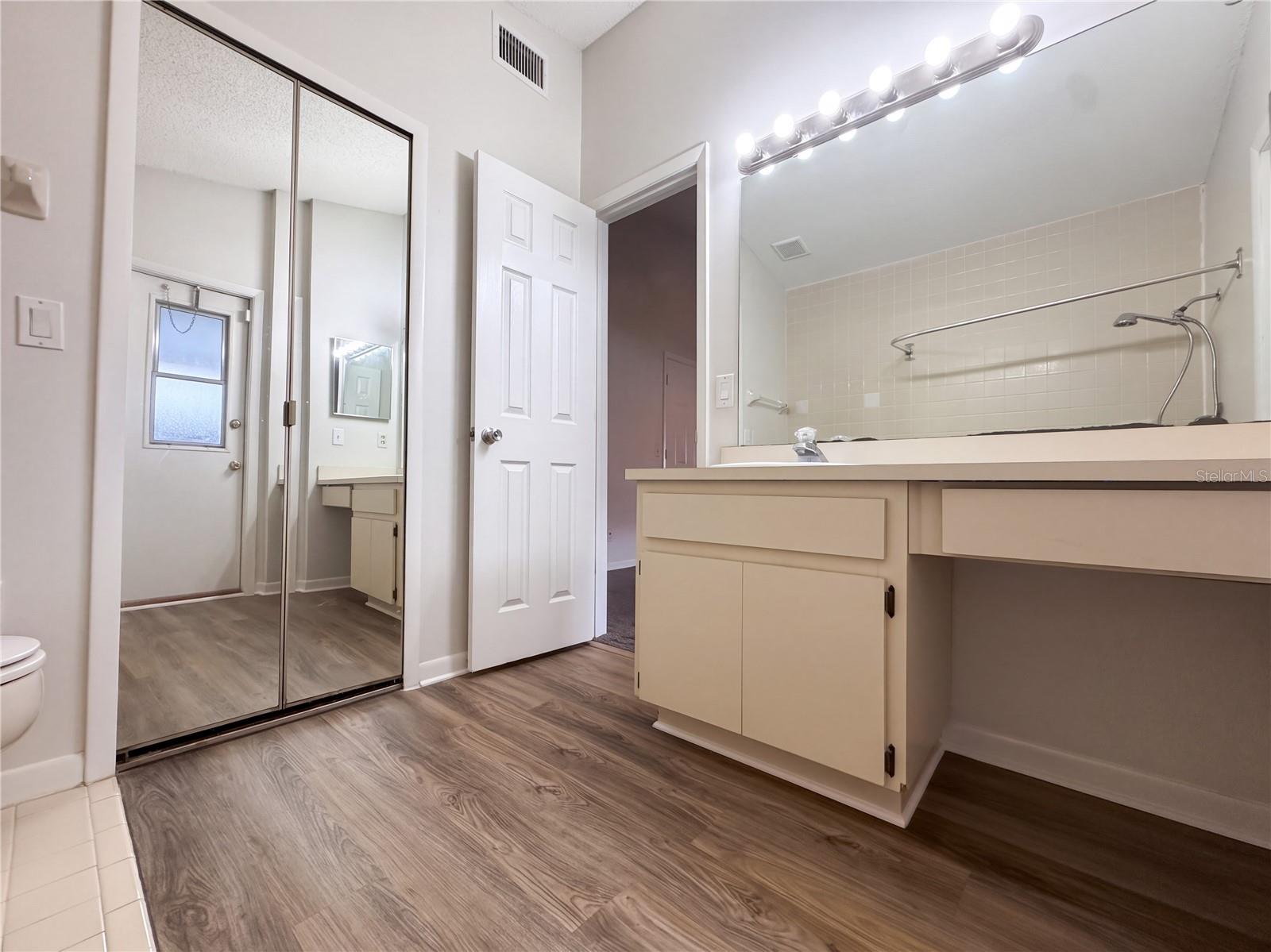 1309 KEEL PL