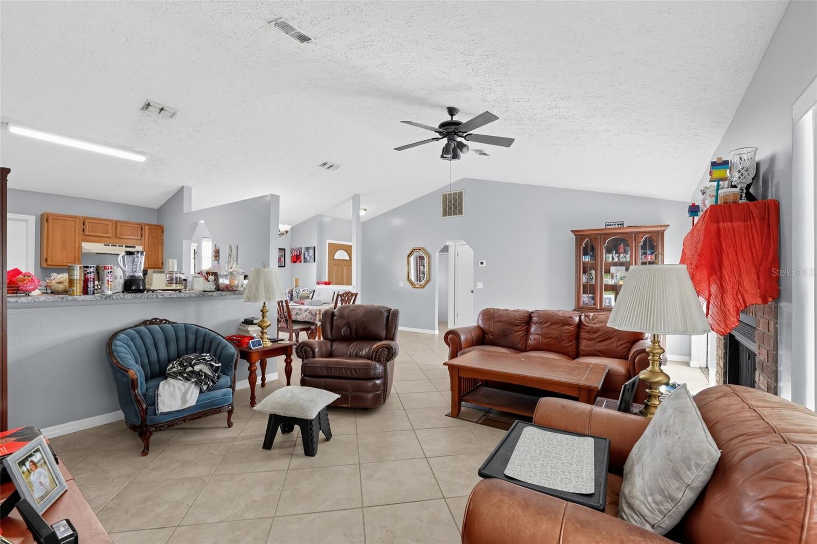 1805 LAKEWIND DR