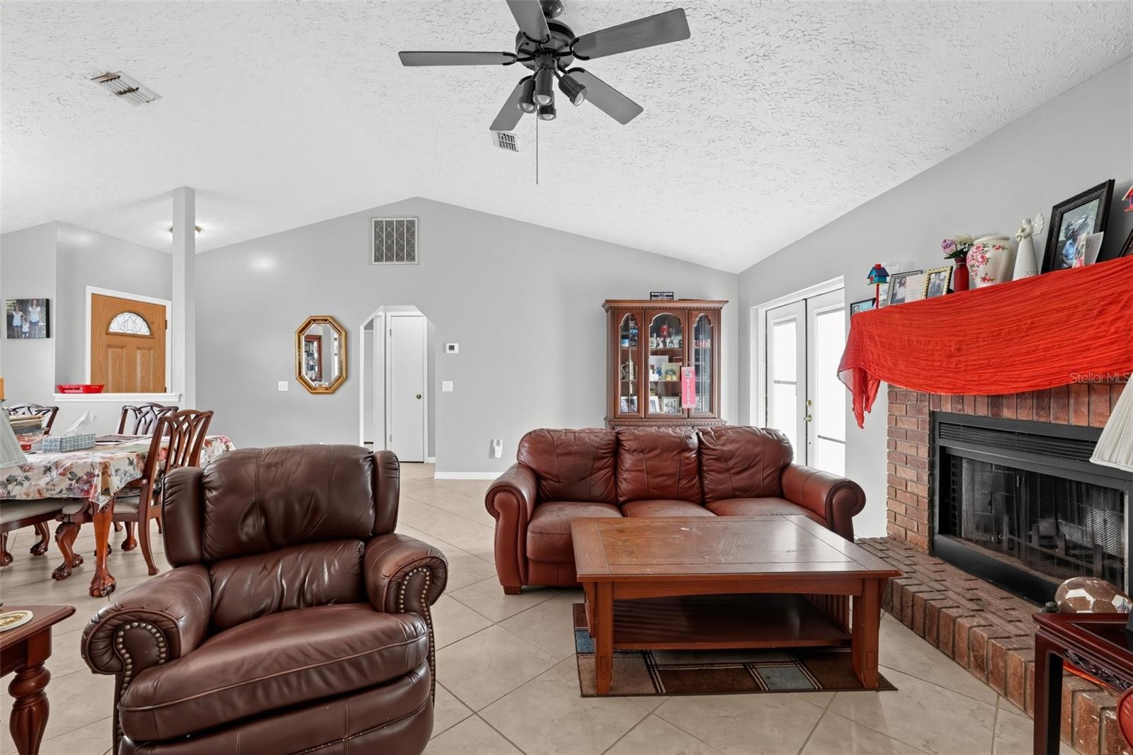 1805 LAKEWIND DR