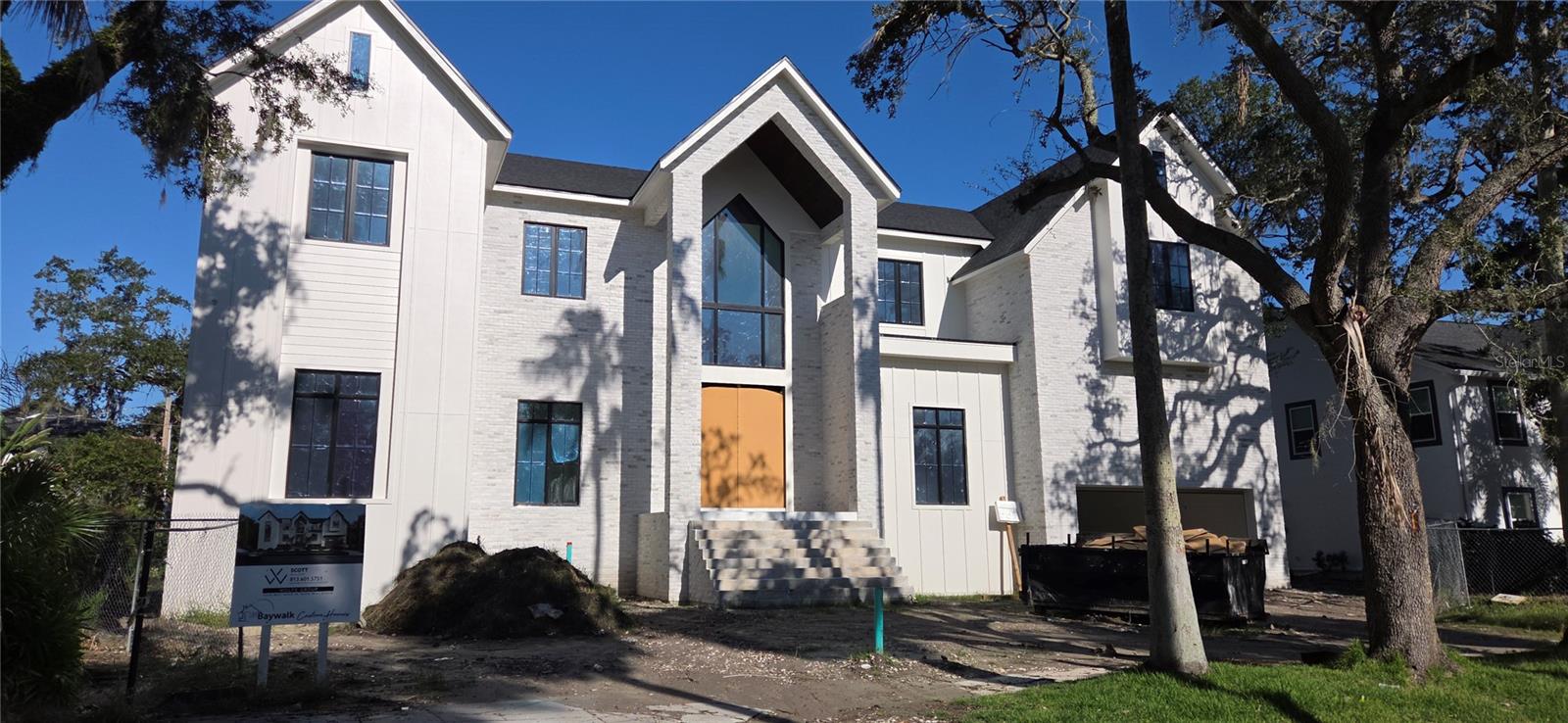 811 GROVE PARK AVE