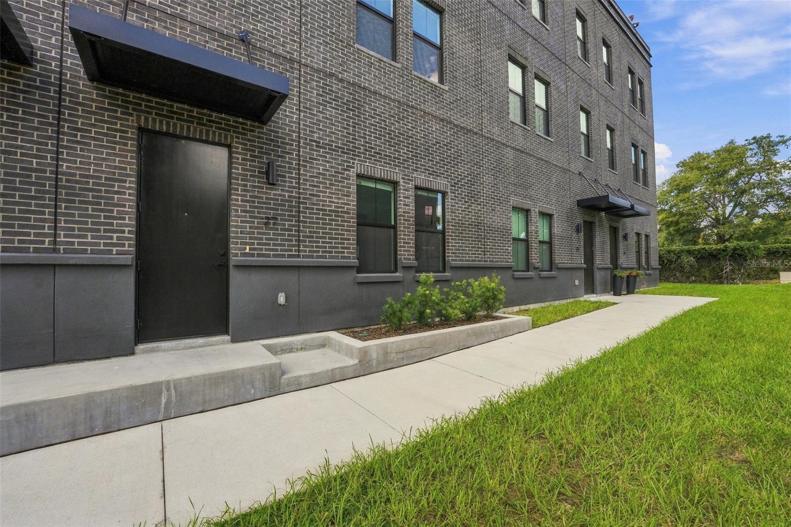 1218 E KAY ST #27