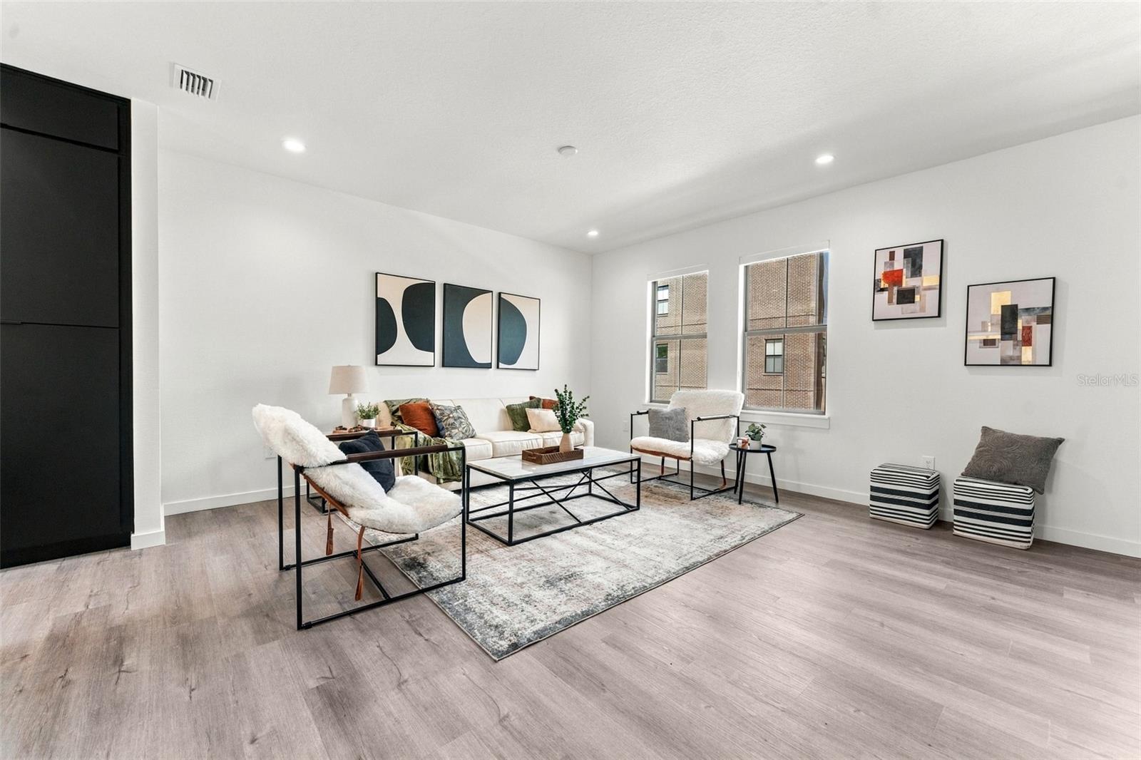 1218 E KAY ST #27