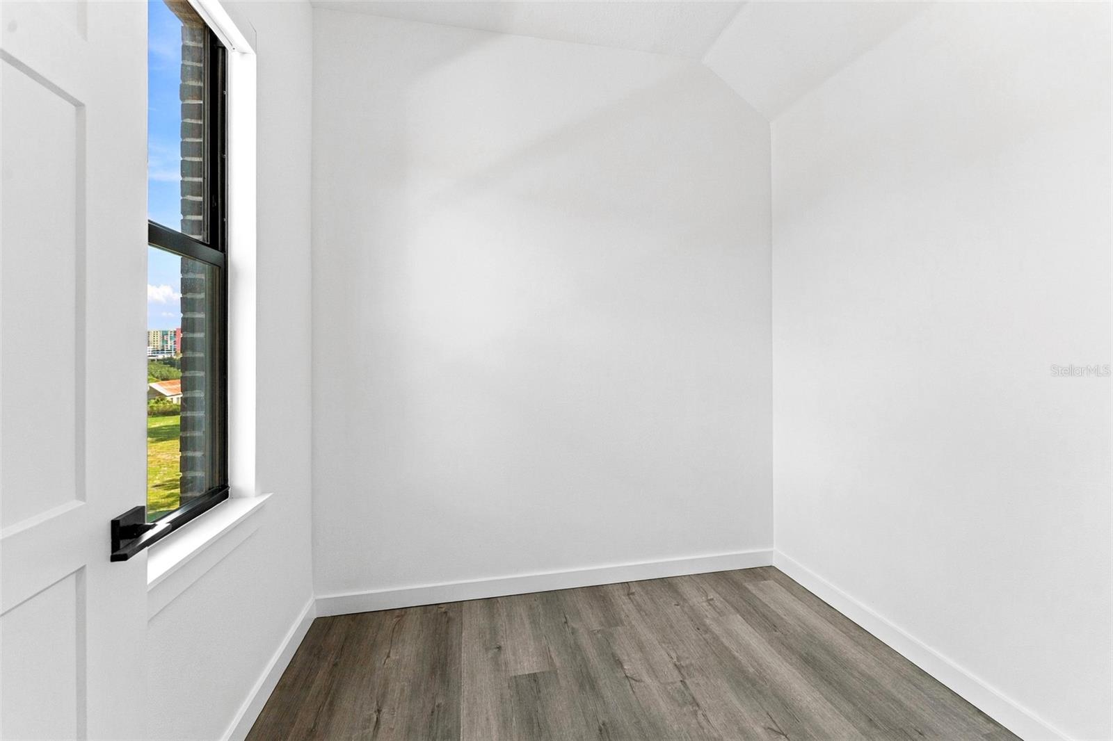 1218 E KAY ST #27