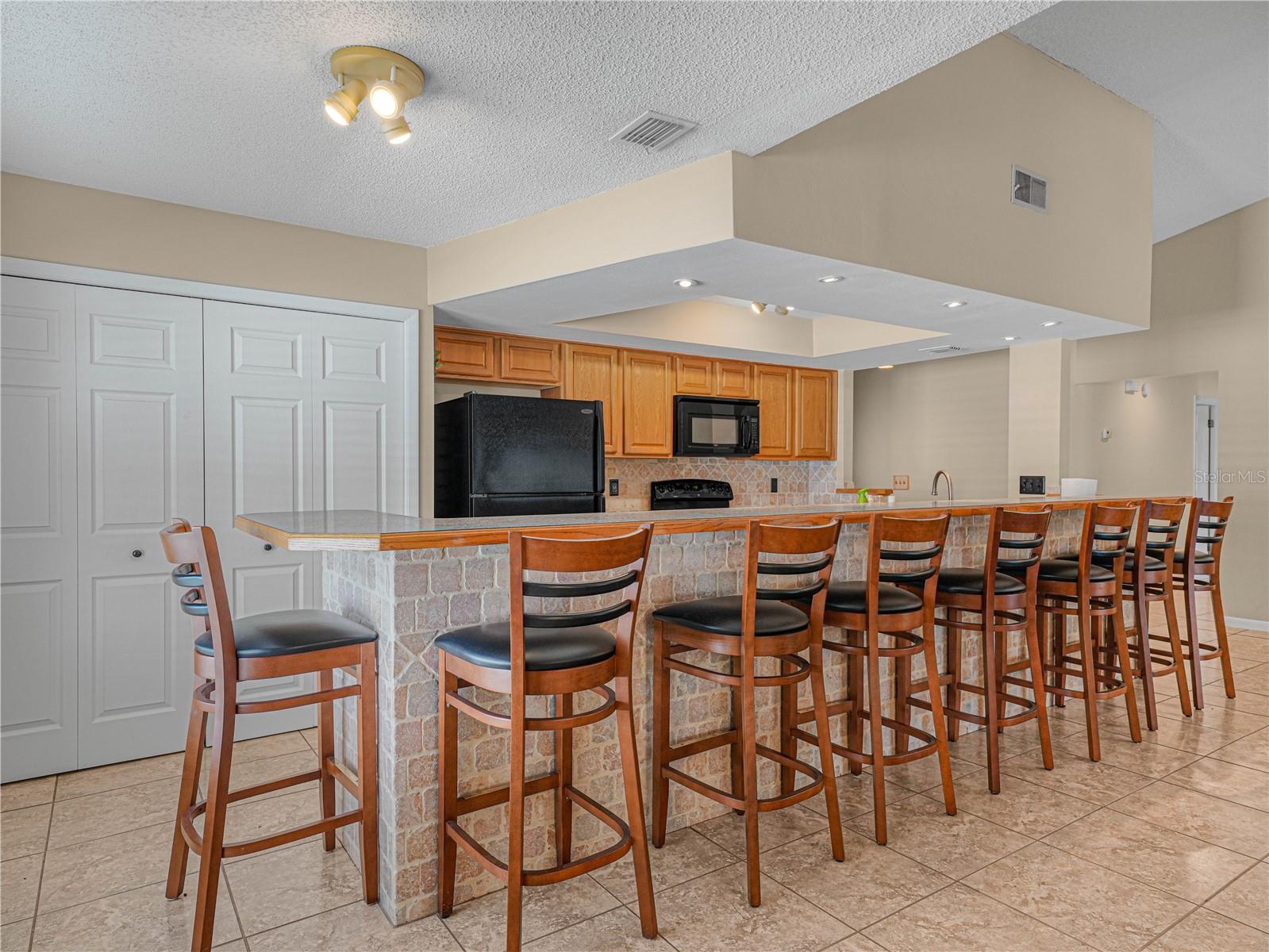 812 SANDALWOOD DR