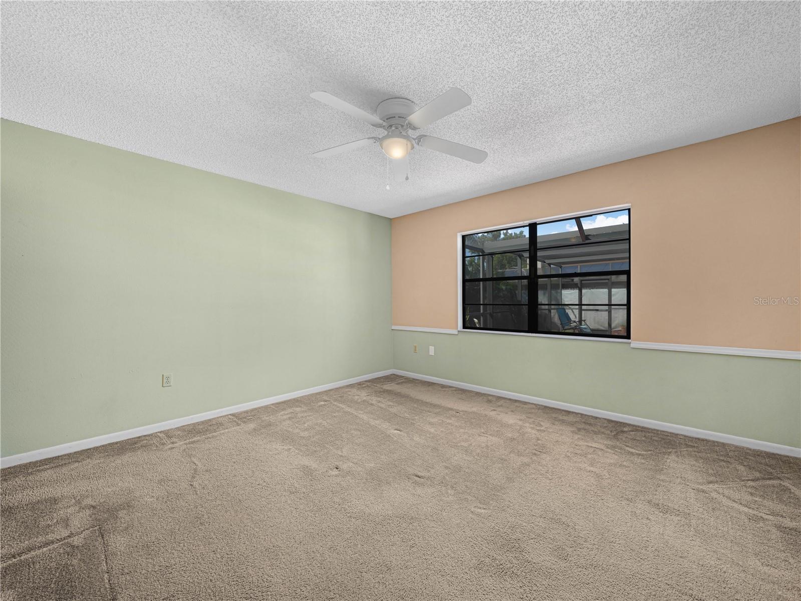 812 SANDALWOOD DR