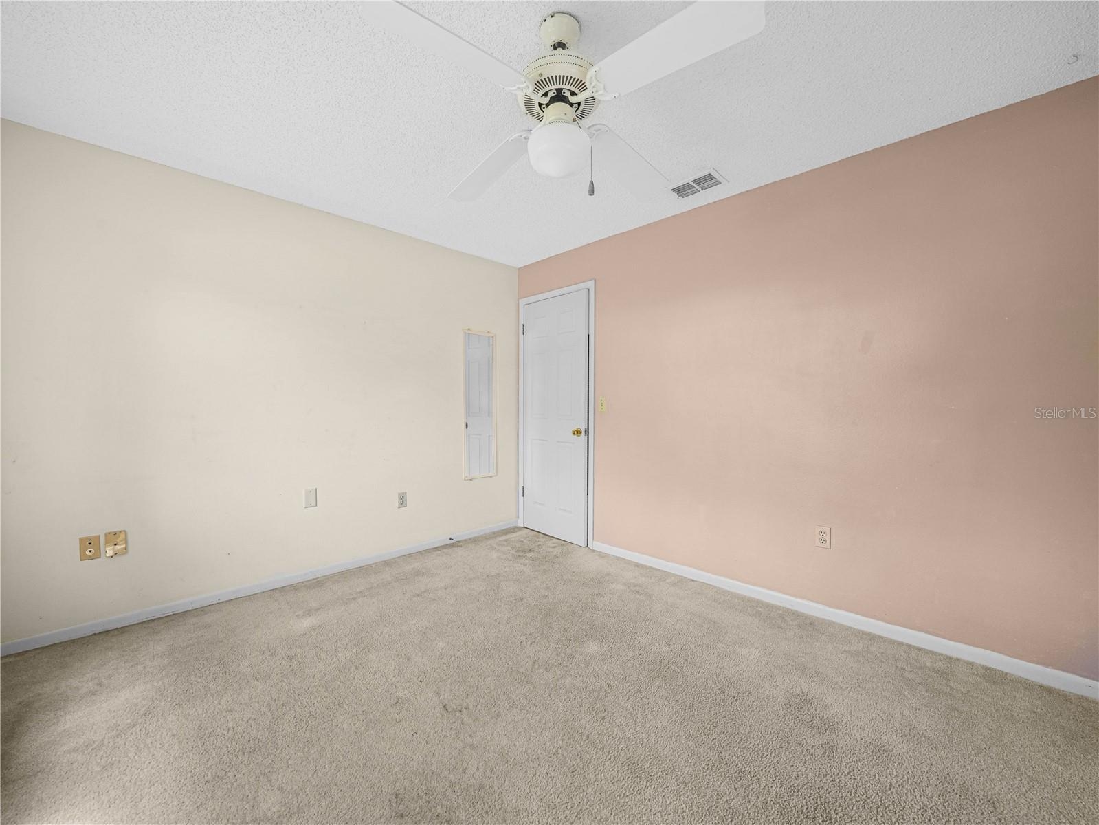 812 SANDALWOOD DR