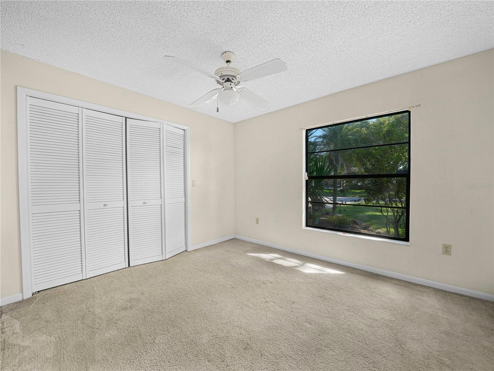 812 SANDALWOOD DR