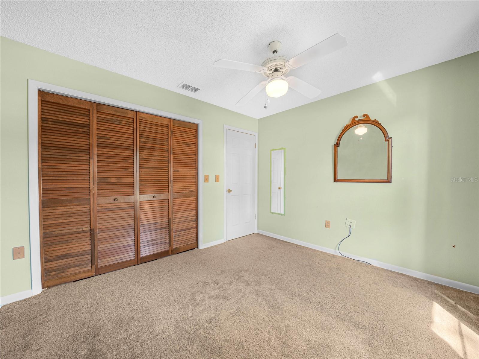 812 SANDALWOOD DR