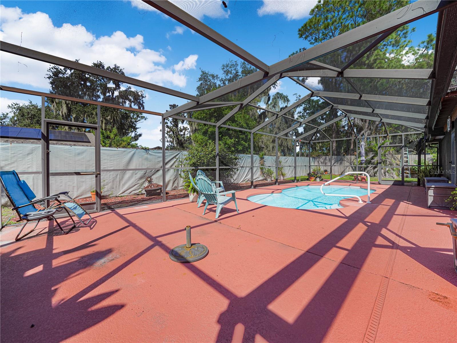812 SANDALWOOD DR