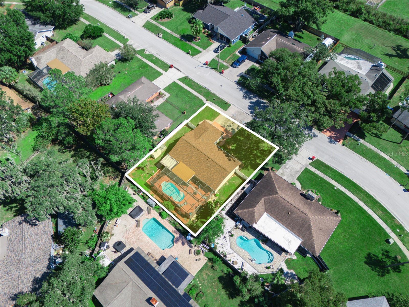 812 SANDALWOOD DR