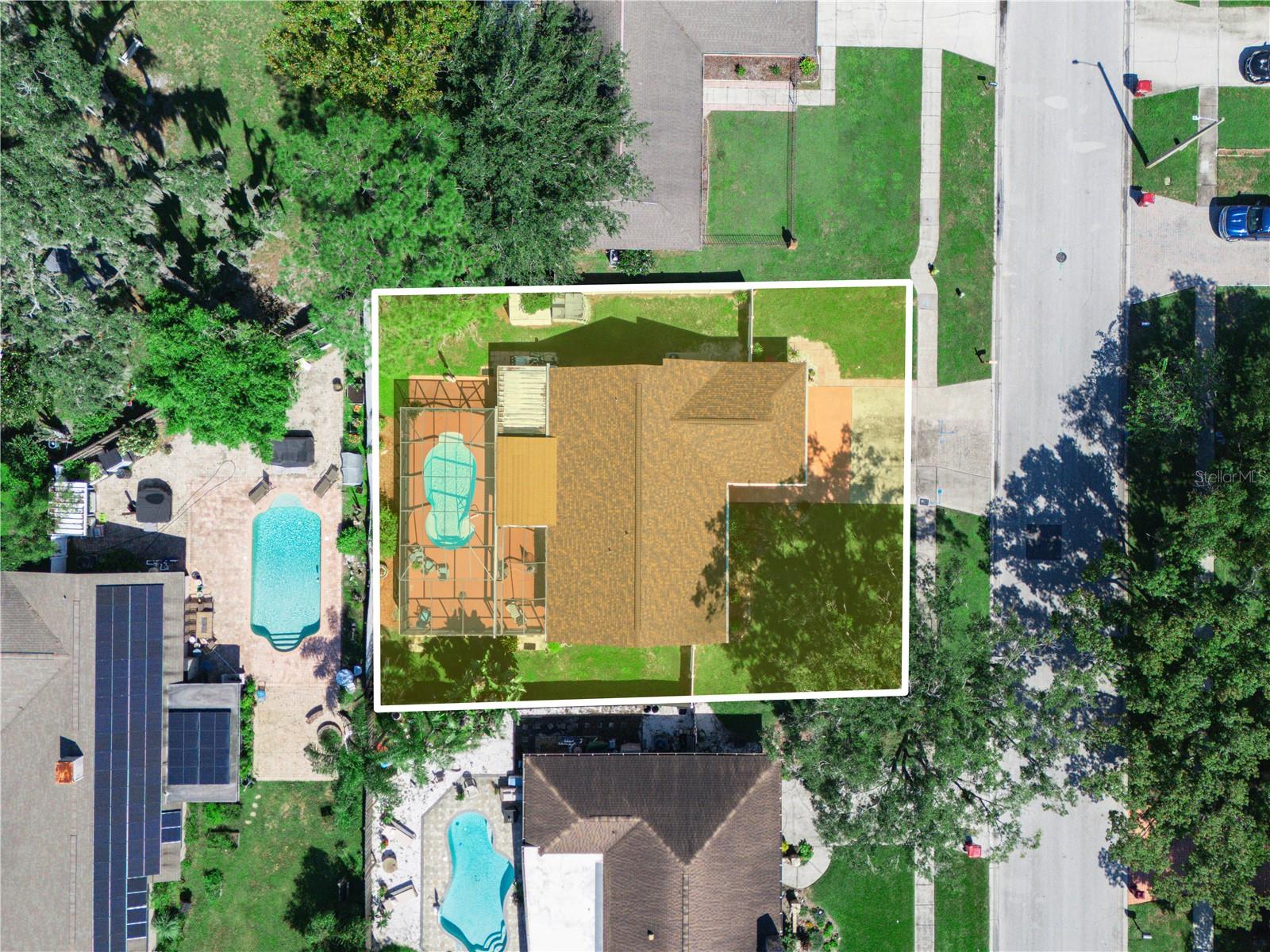 812 SANDALWOOD DR