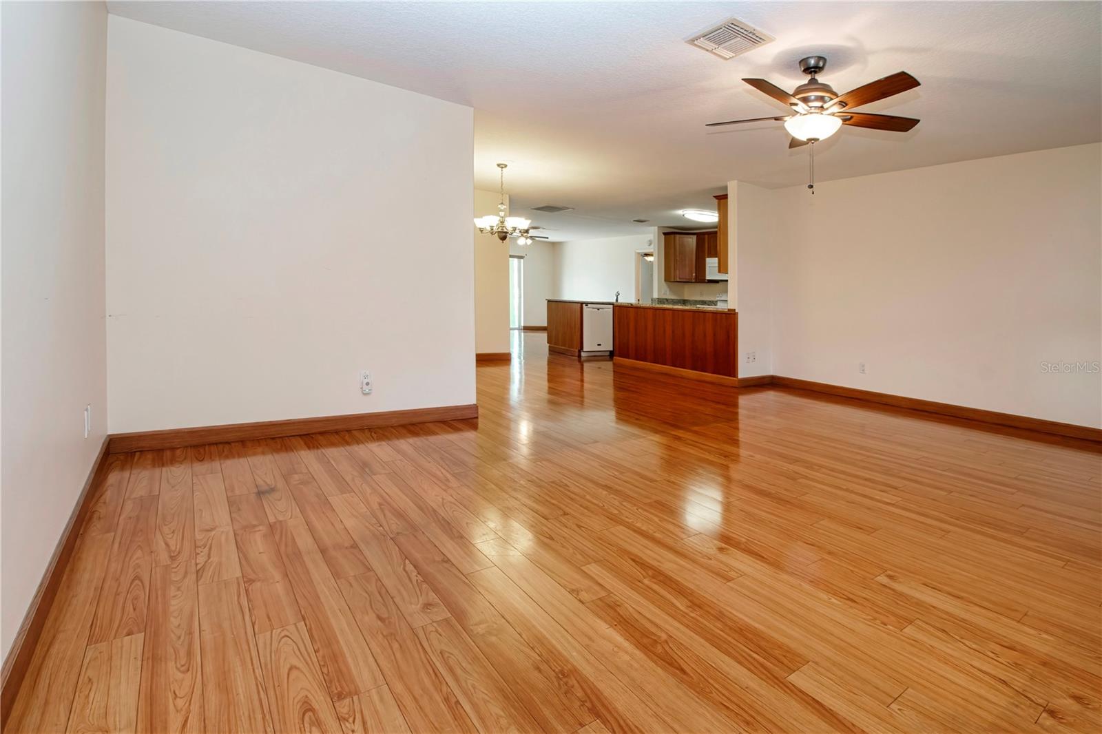2108 MEADOWLARK LN