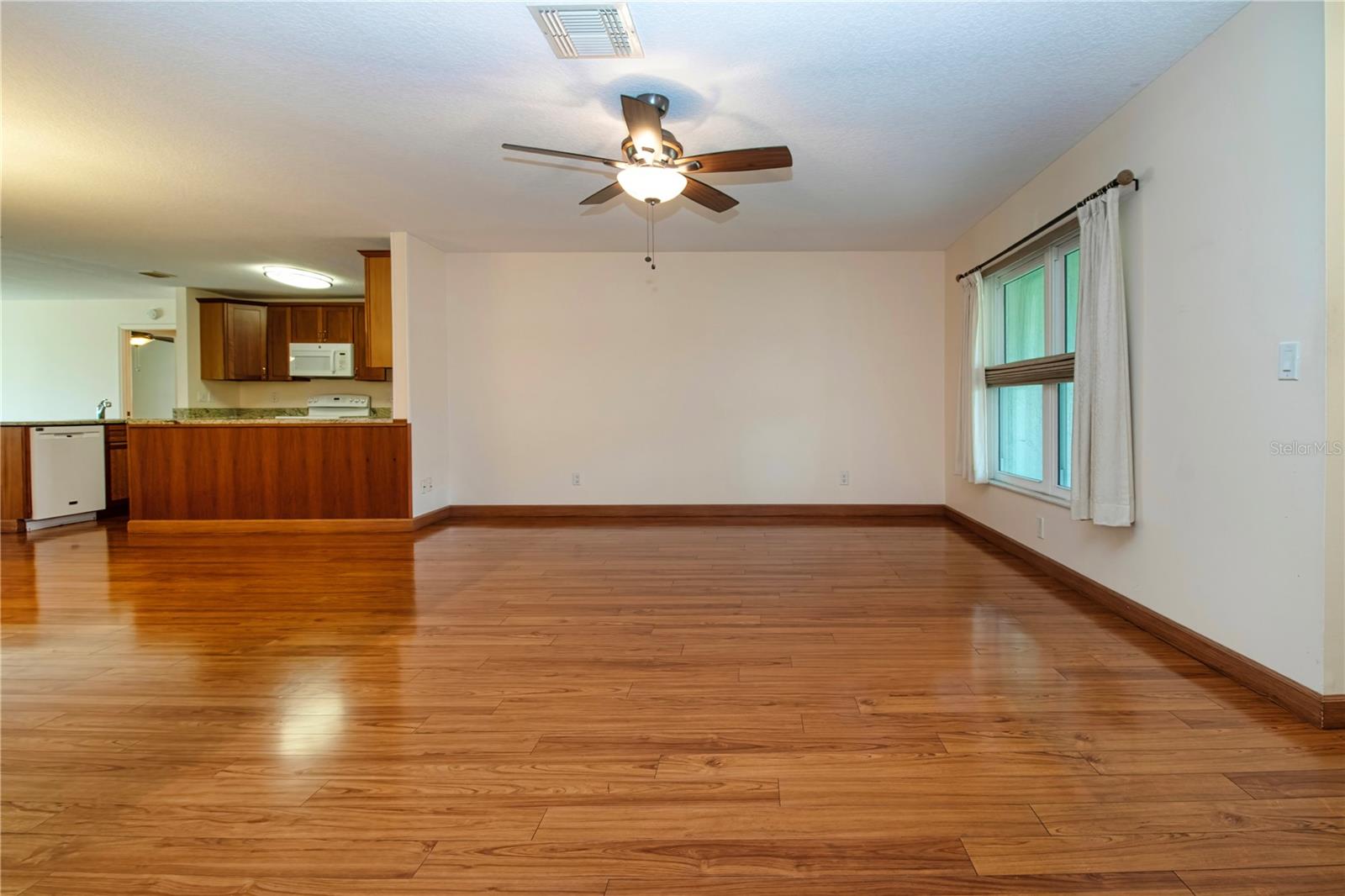 2108 MEADOWLARK LN