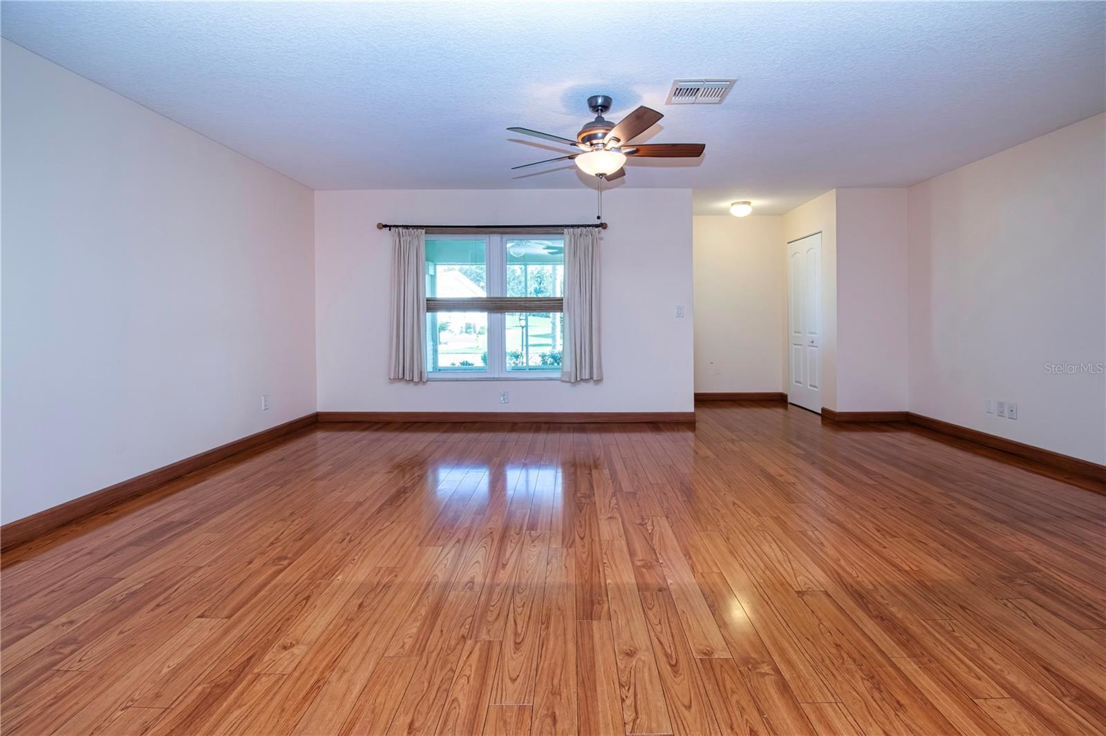 2108 MEADOWLARK LN