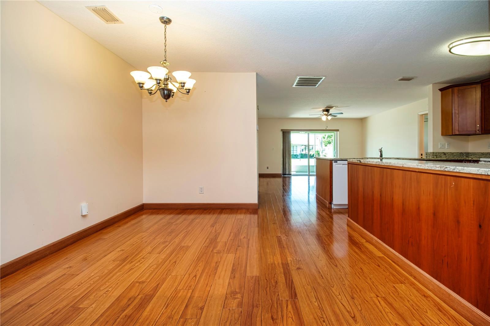 2108 MEADOWLARK LN