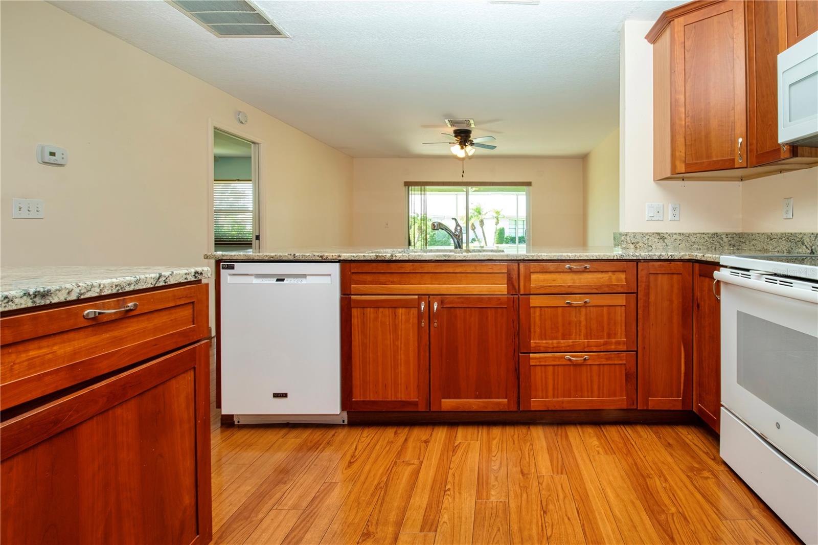 2108 MEADOWLARK LN
