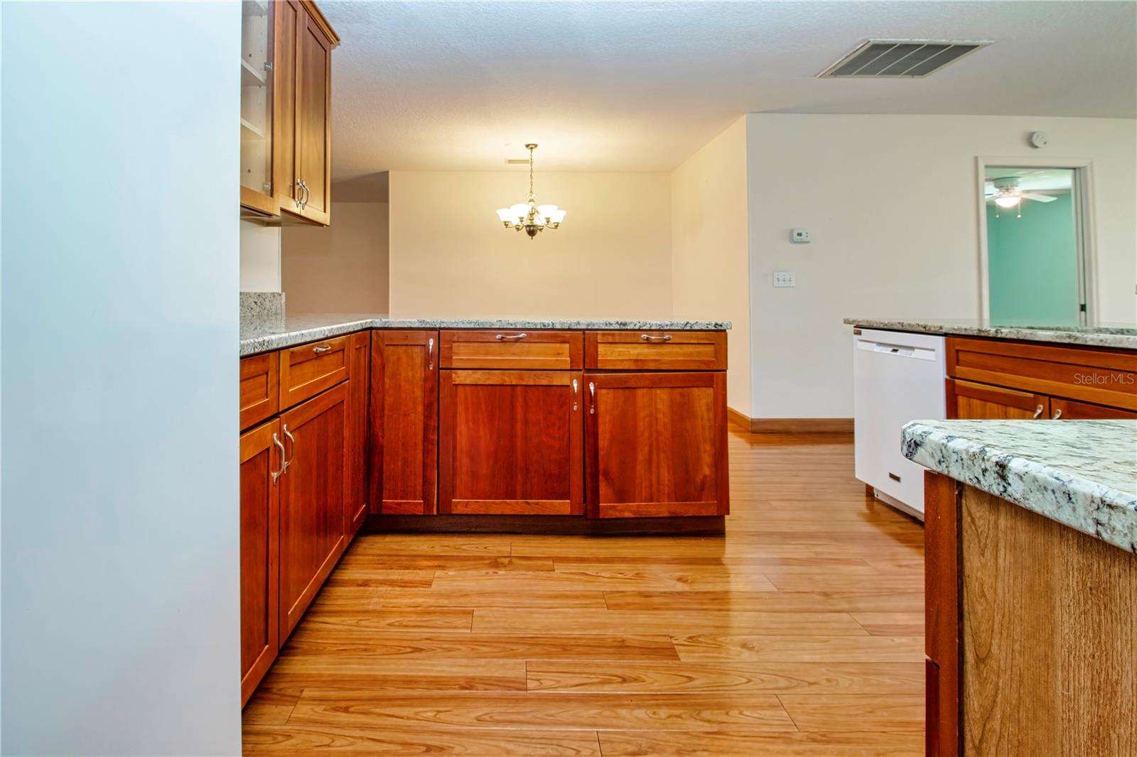 2108 MEADOWLARK LN