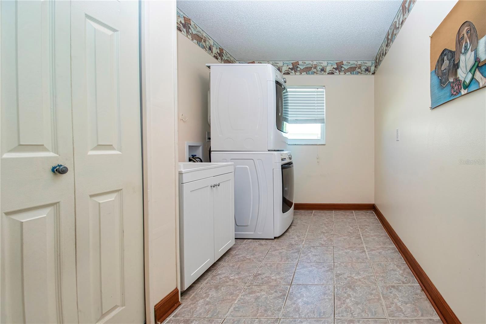 2108 MEADOWLARK LN
