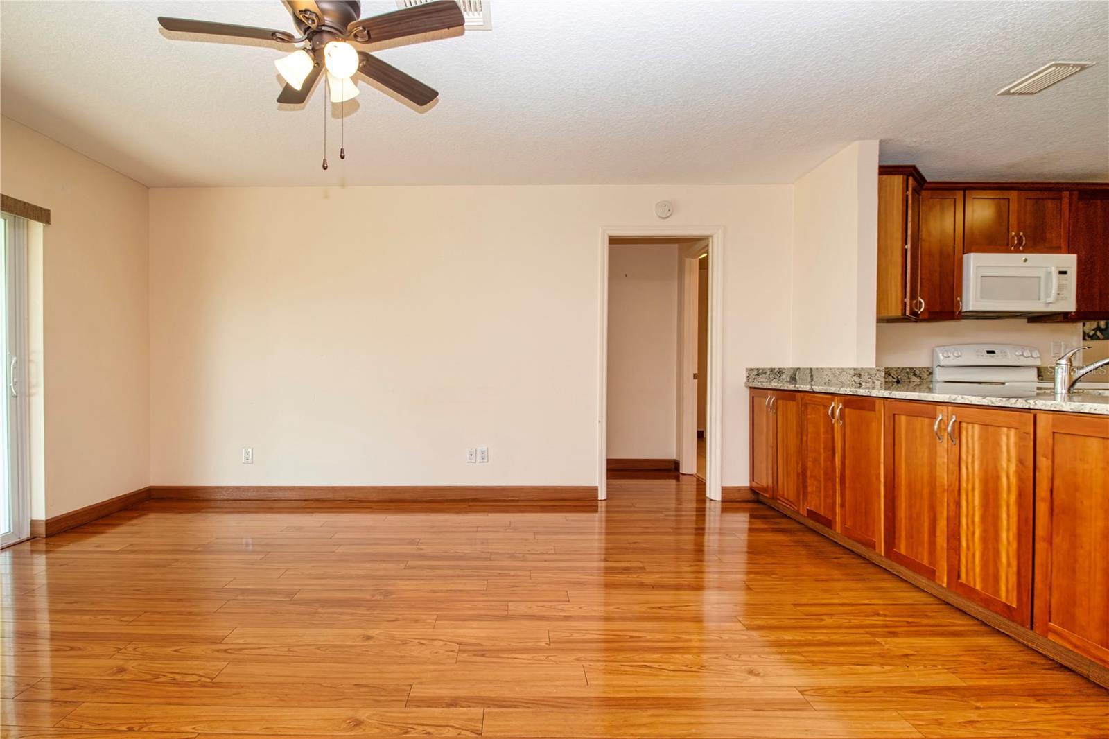 2108 MEADOWLARK LN